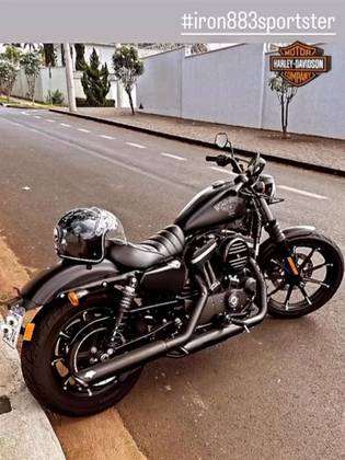 HARLEY-DAVIDSON SPORTSTER XL 883N IRON 